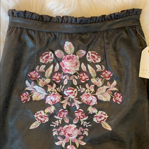 c+j collection Floral Skirt! - Picture 2 of 8